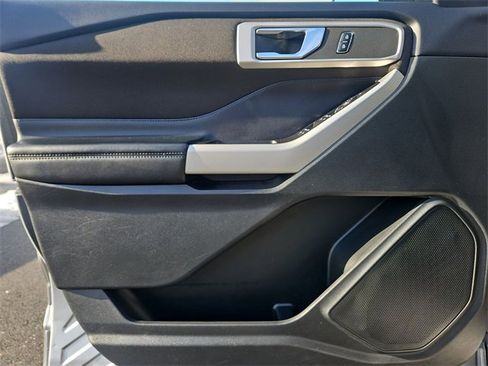 Used 2020 Ford Explorer XLT w/ Comfort Package image 21