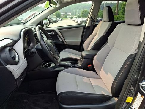 Certified 2018 Toyota RAV4 XLE AWD/4WD image 13