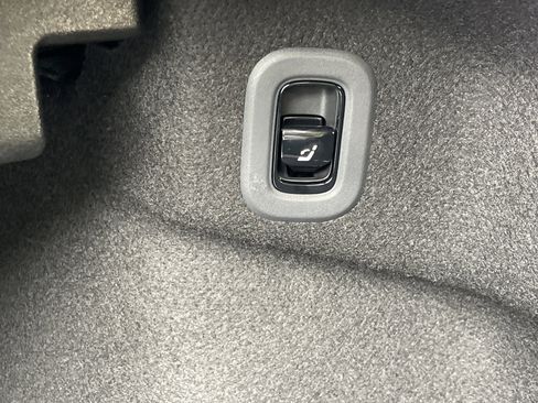 New 2026 Mercedes-Benz CLE 300 4MATIC Cabriolet image 18