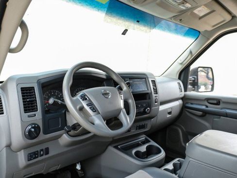 Used 2021 Nissan NV 2500 SV RWD image 2
