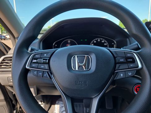 Used 2018 Honda Accord EX image 23