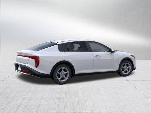 New 2025 Kia K4 LXS image 6