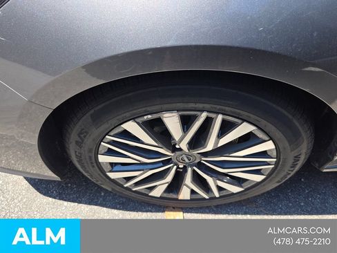 Used 2025 Nissan Altima 2.5 SV FWD image 17