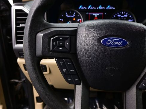 Used 2021 Ford F250 XLT w/ XLT Premium Package AWD/4WD image 14
