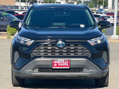 Certified 2022 Toyota RAV4 XLE AWD/4WD image 10