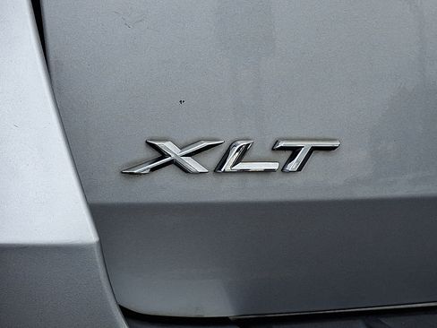 Used 2020 Ford Explorer XLT w/ Equipment Group 202A AWD/4WD image 31