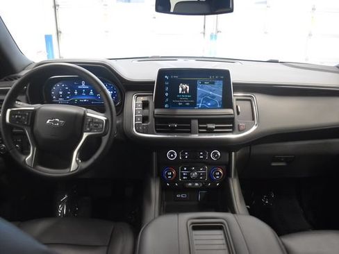 Used 2024 Chevrolet Tahoe Z71 w/ Luxury Package AWD/4WD image 5