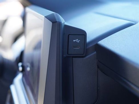 Certified 2024 Toyota Tacoma TRD Off-Road image 28