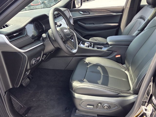New 2027 Jeep Grand Cherokee Limited w/ Limited Altitude Package RWD image 15