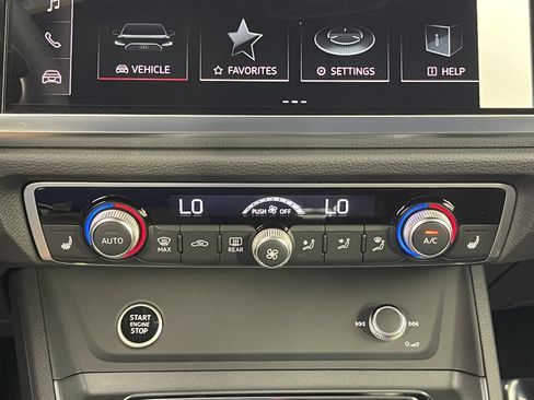 New 2025 Audi Q3 2.0T Premium image 30