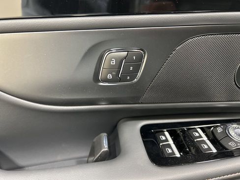 New 2026 Lincoln Nautilus Reserve w/ Jet Appearance Package AWD/4WD image 15