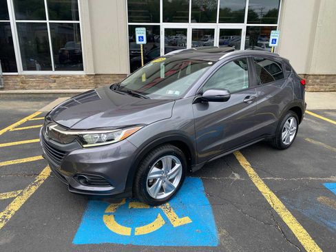 Used 2019 Honda HR-V EX image 2