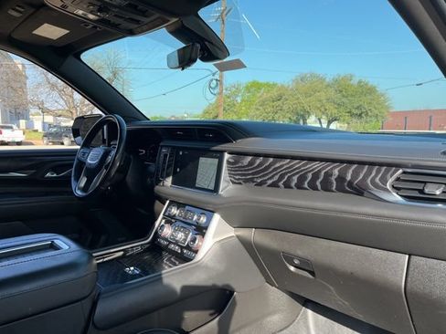 Used 2022 GMC Yukon Denali w/ Denali Premium Package RWD image 19