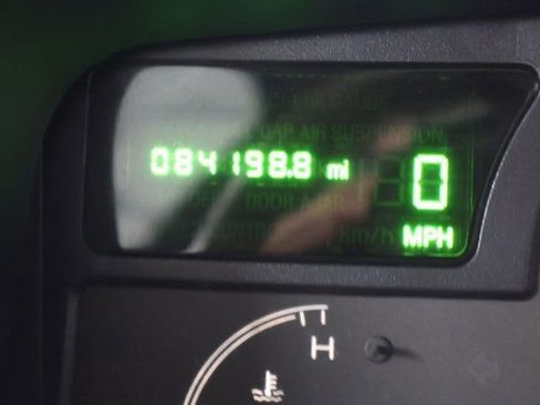 Used 2005 Lincoln Town Car Signature image 14