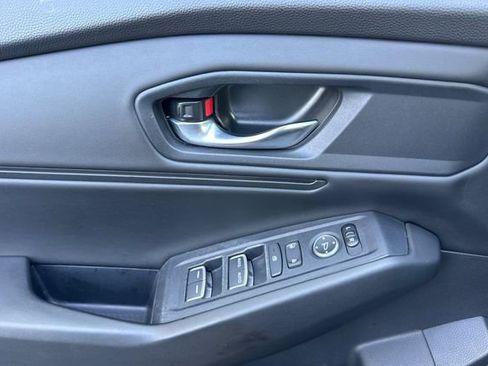 Used 2025 Honda Accord SE image 11