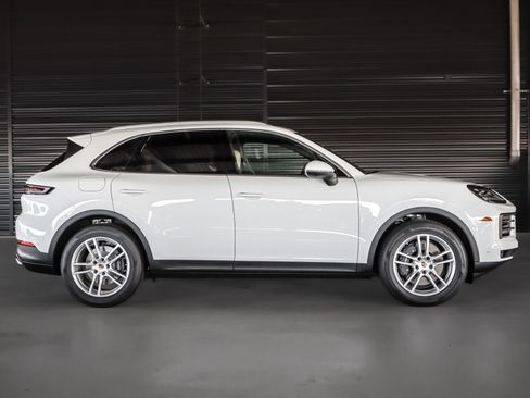 New 2026 Porsche Cayenne AWD/4WD image 11