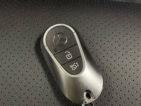 Certified 2026 Mercedes-Benz GLC 300 4MATIC image 38