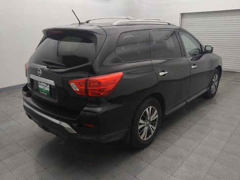 Used 2018 Nissan Pathfinder S image 9