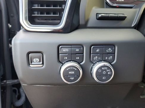 Used 2025 GMC Sierra 3500 Denali w/ Denali Reserve Package AWD/4WD image 30
