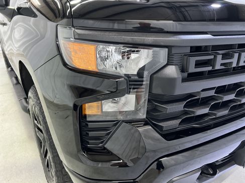 Used 2023 Chevrolet Silverado 1500 Custom AWD/4WD image 5