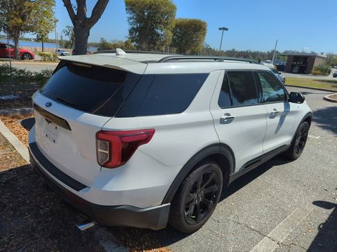 Used 2022 Ford Explorer ST-Line w/ Class IV Trailer Tow Package image 2