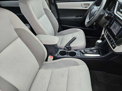 Used 2018 Toyota Corolla LE image 14