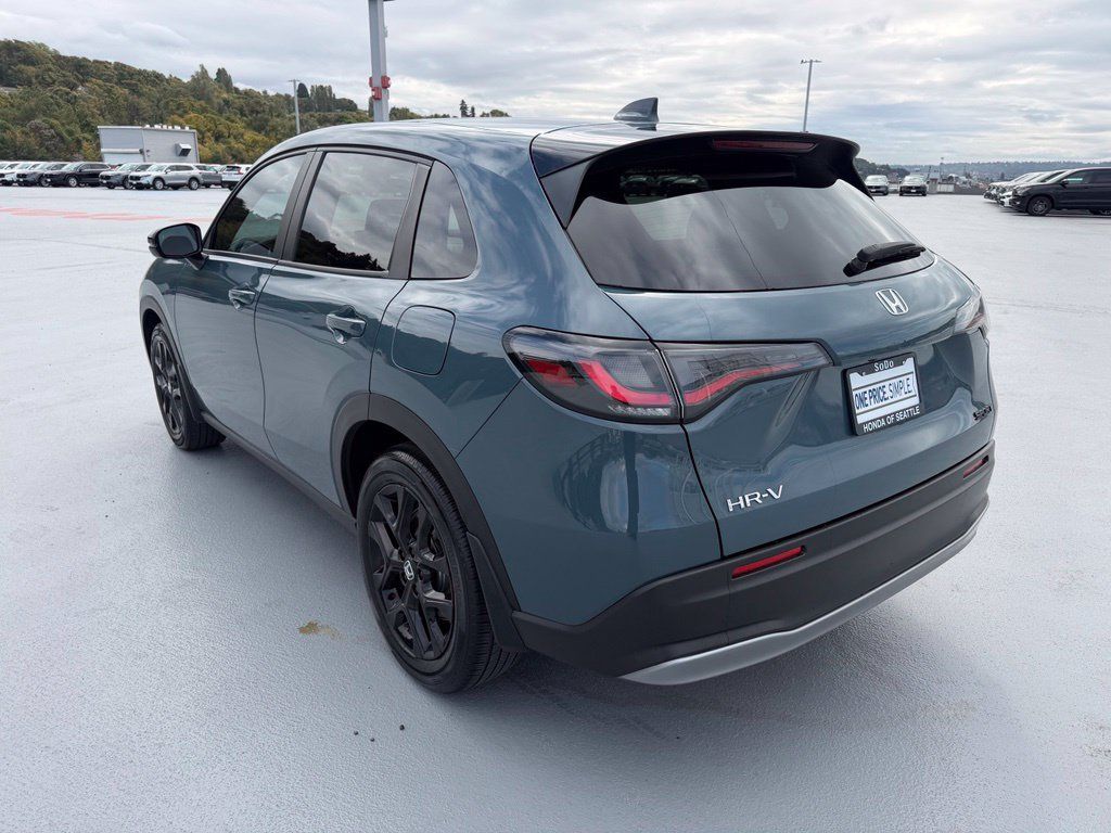 Certified 2023 Honda HR-V Sport image 9