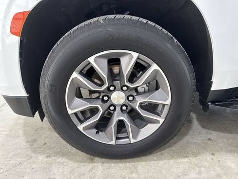 Used 2022 Chevrolet Tahoe LT w/ Luxury Package RWD image 33