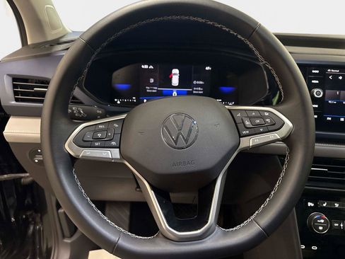Certified 2024 Volkswagen Taos SE image 17