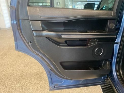 Used 2019 Ford Expedition XLT w/ Equipment Group 202A AWD/4WD image 34
