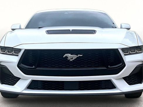 Used 2025 Ford Mustang GT Premium RWD image 4