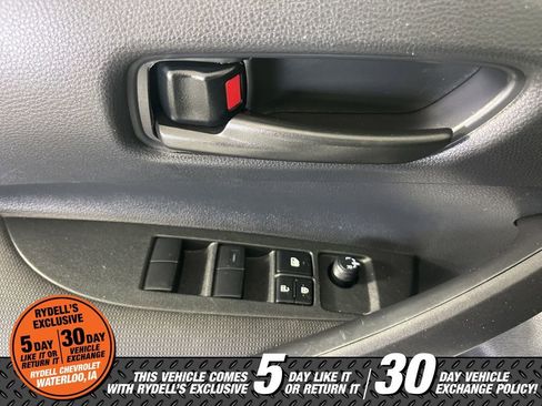 Used 2025 Toyota Corolla LE image 27