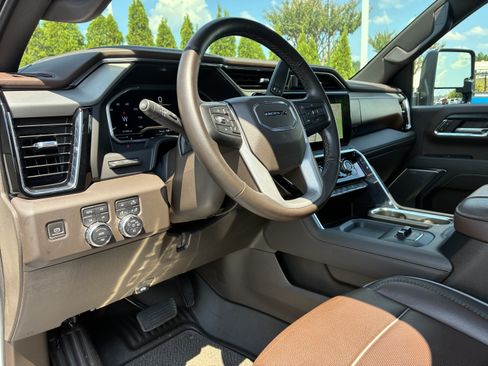 Used 2024 GMC Sierra 2500 Denali w/ Denali Reserve Package AWD/4WD image 23