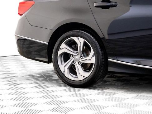 Certified 2018 Honda Accord EX-L image 32