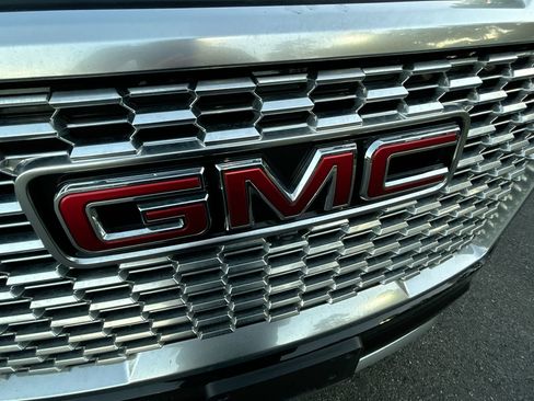 Used 2023 GMC Yukon XL Denali image 36