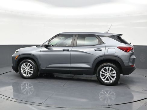Used 2021 Chevrolet TrailBlazer LS FWD image 2