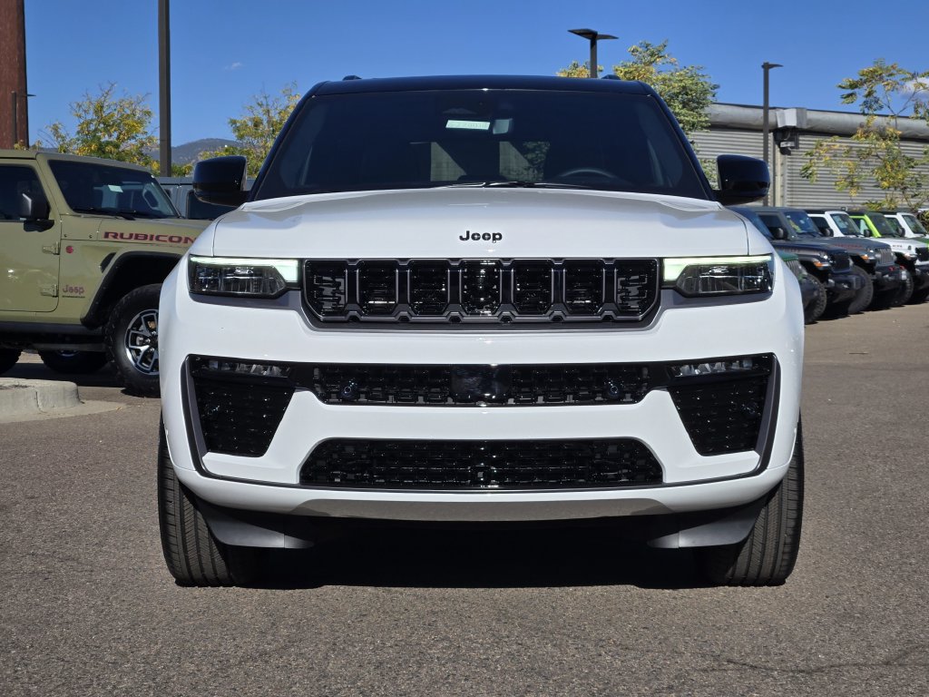 New 2027 Jeep Grand Cherokee Summit AWD/4WD image 2