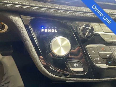 New 2026 Chrysler Pacifica Select image 19