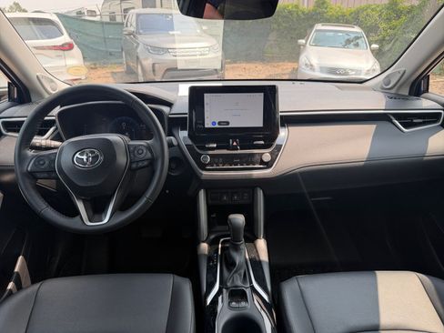 Used 2025 Toyota Corolla Cross XLE w/ Convenience Package AWD/4WD image 20