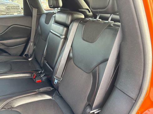 Used 2015 Jeep Cherokee Trailhawk w/ Trailer Tow Group AWD/4WD image 27