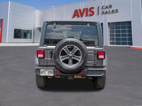 Used 2023 Jeep Wrangler Unlimited Sahara AWD/4WD image 7