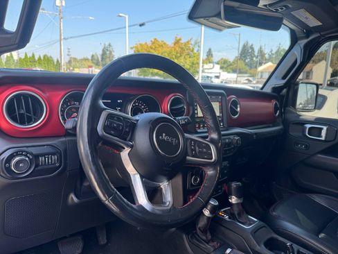 Used 2021 Jeep Wrangler Unlimited Rubicon AWD/4WD image 4