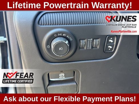 Used 2024 Jeep Grand Wagoneer L Series III AWD/4WD image 15