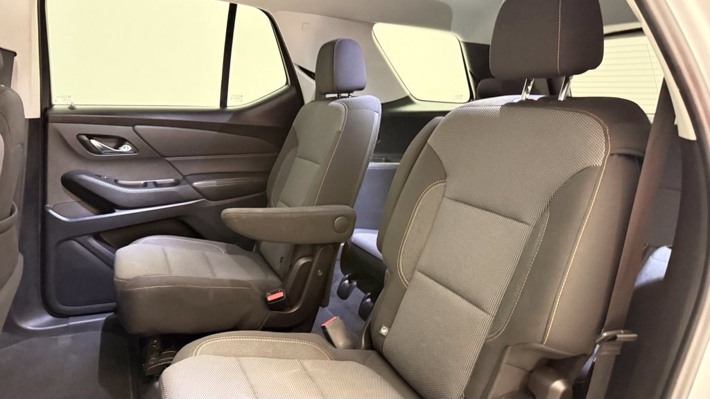 Used 2021 Chevrolet Traverse LT FWD image 29