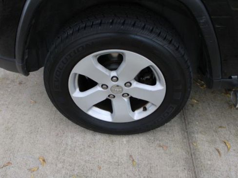 Used 2012 Jeep Grand Cherokee Laredo image 24