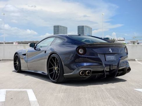 Used 2013 Ferrari F12 Berlinetta RWD image 5
