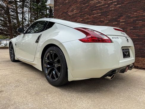 Used 2020 Nissan 370Z Coupe image 21