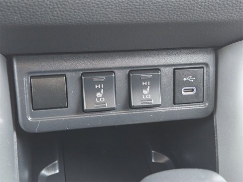 Used 2024 Toyota Corolla Cross XLE image 23