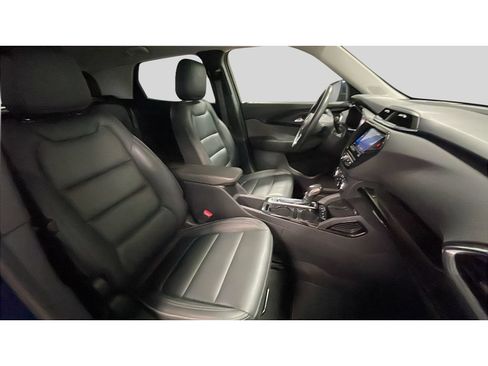 Used 2021 Chevrolet TrailBlazer LT w/ Premium Seating Package AWD/4WD image 17