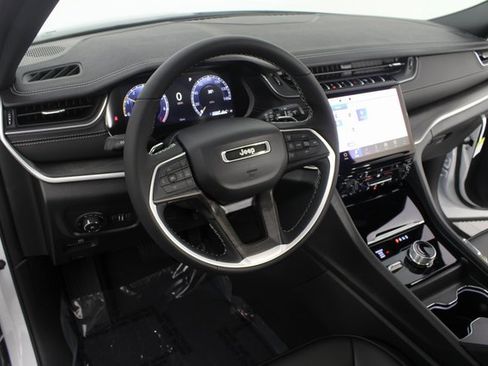 New 2025 Jeep Grand Cherokee L Limited w/ Black Appearance Package image 8